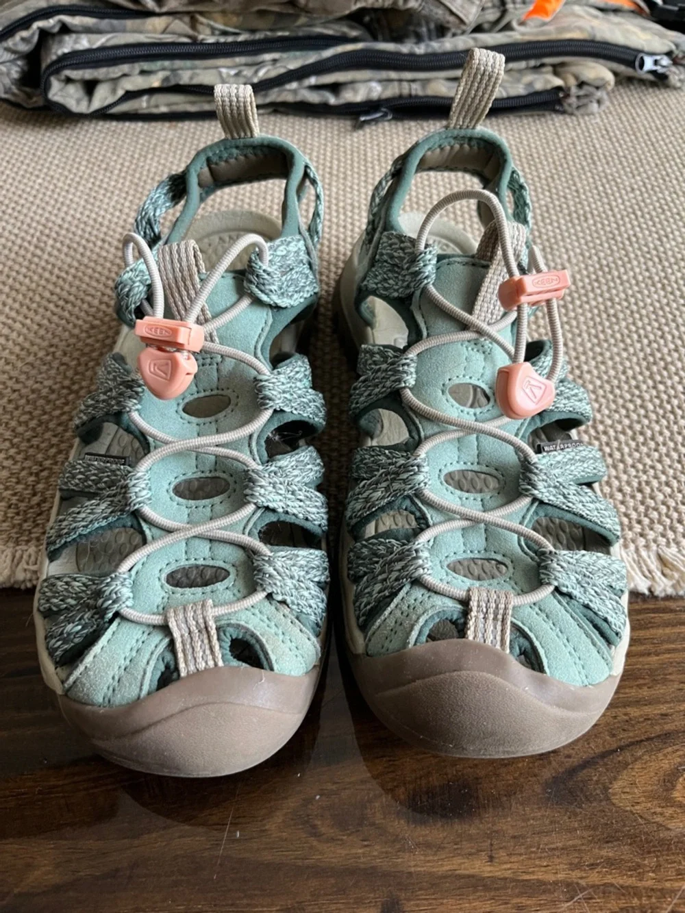 Keen Women's Aqua Green Strappy Outdoor Sandals with Coral Toggle - Picture 1 of 3